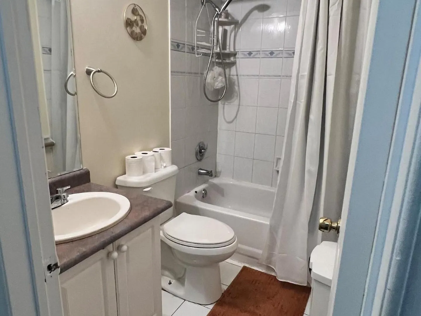 فندق R2 Private Room Near Airport ميسيسوجا كندا