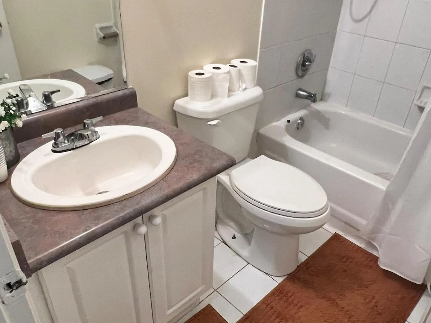 R2 Private Room Near Airport ميسيسوجا فندق